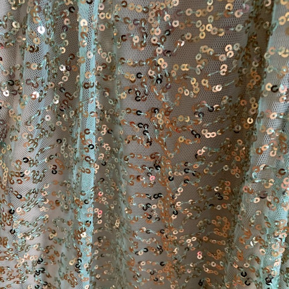 Amazing sequins gown - Picture 5 of 7